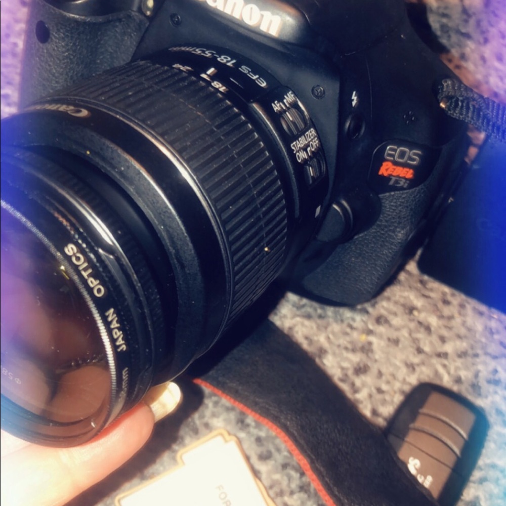 Eos rebel t3i cannon camera in perfect condition